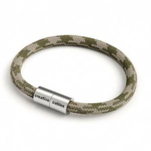 Bracelet with Matt silver magnetic clasp and RP30 cable