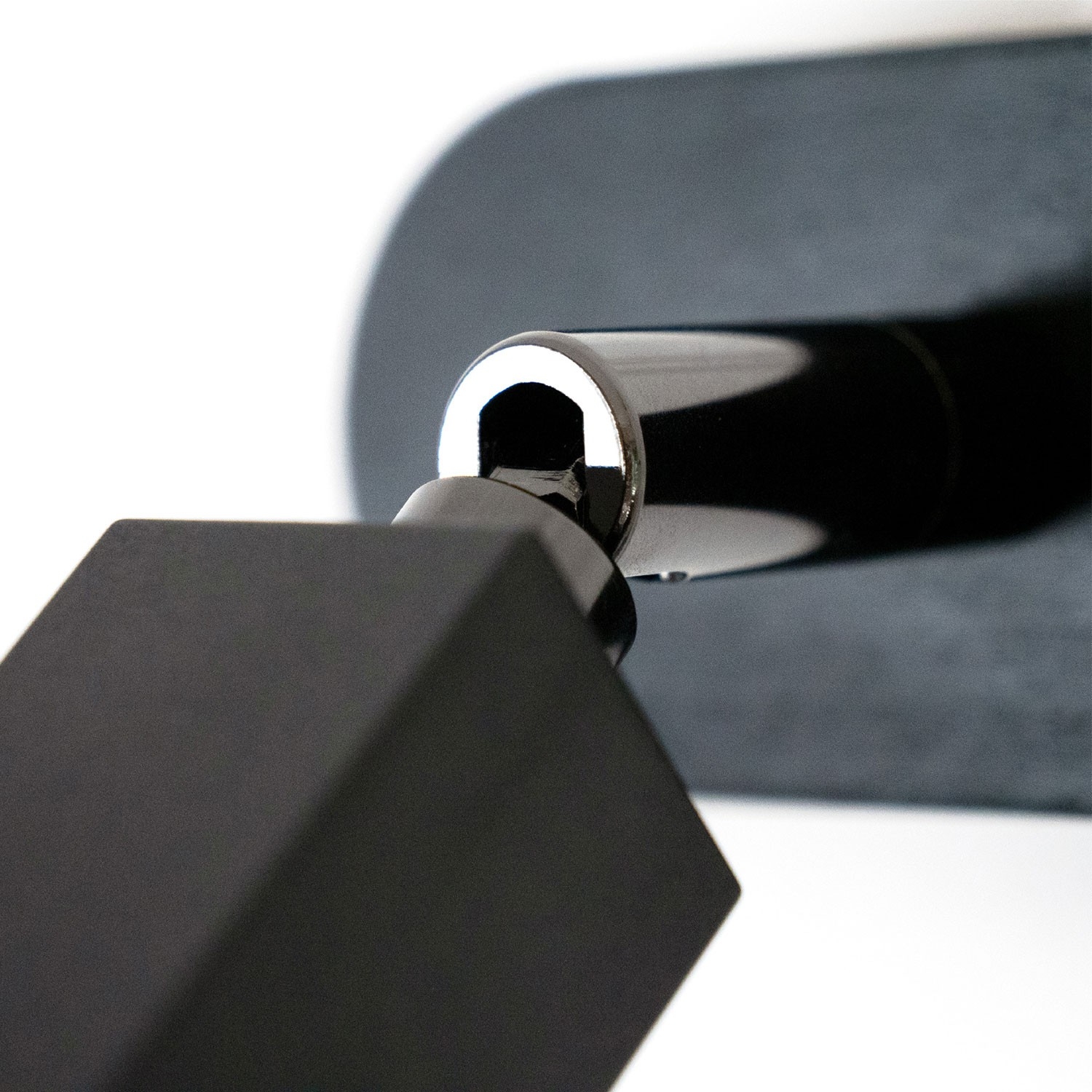 Adjustable metal joint