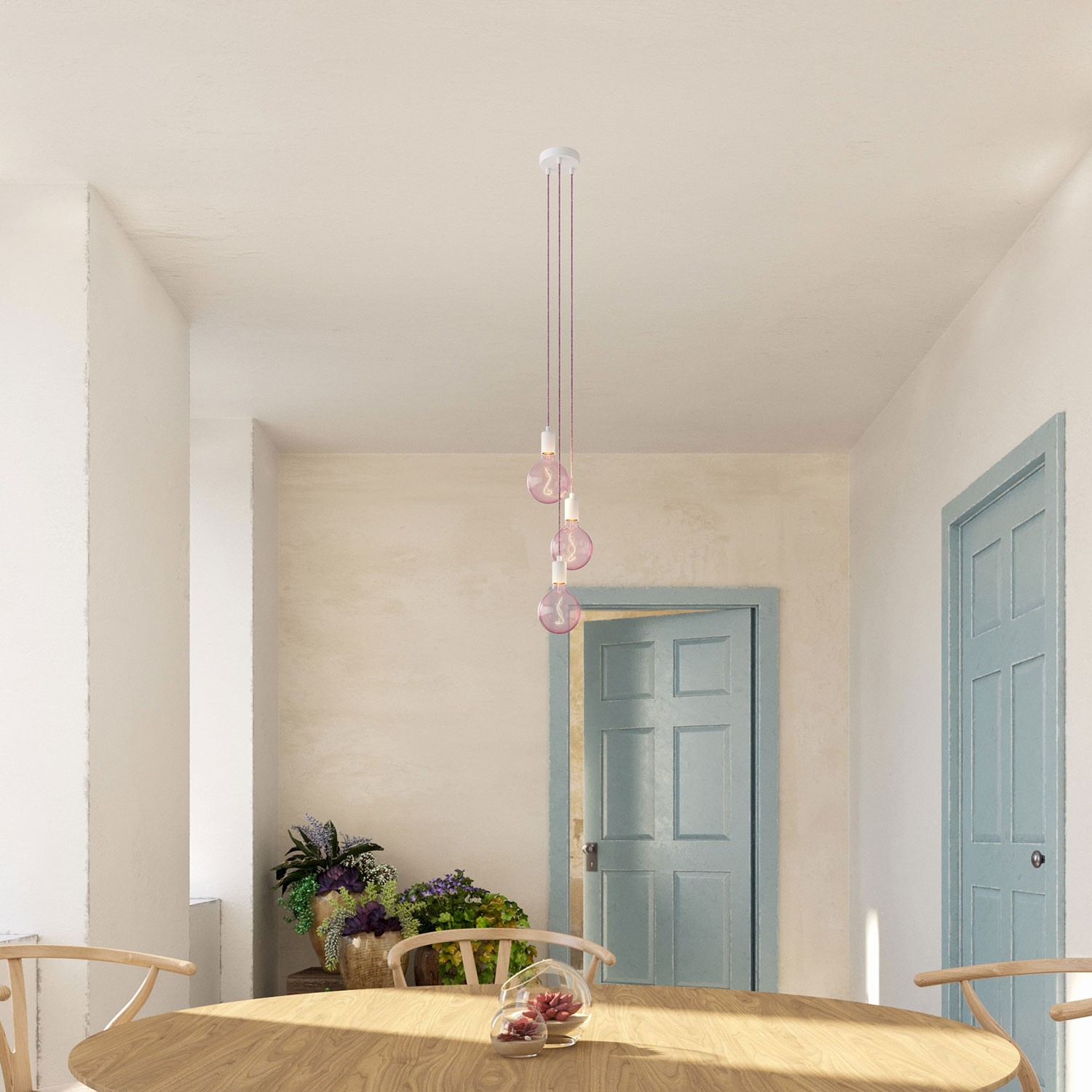 3-light multi-pendant lamp featuring fabric cable and metal finishes