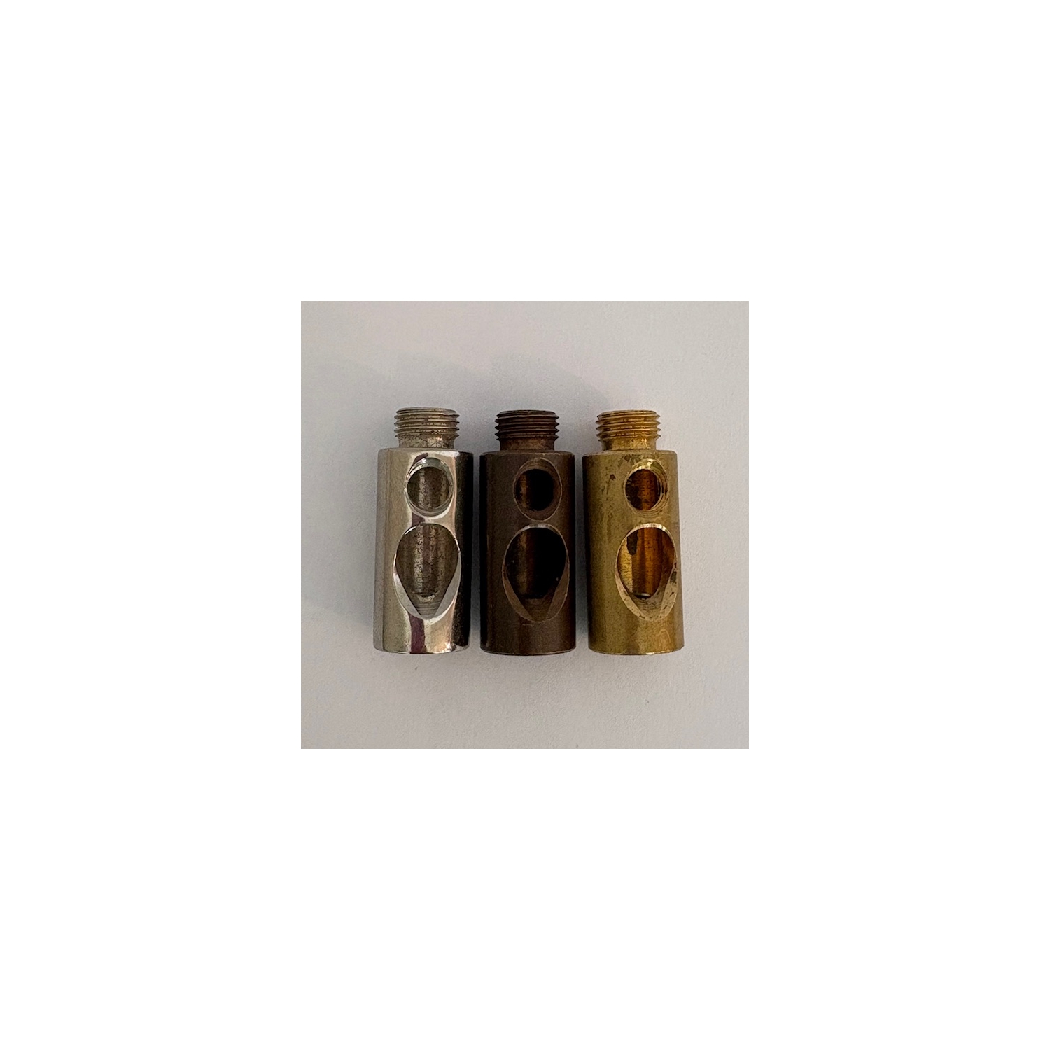 Side hole extension for lamp holder