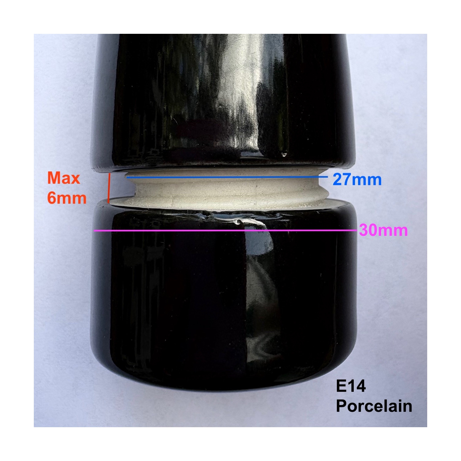 Porcelain E14 lamp holder