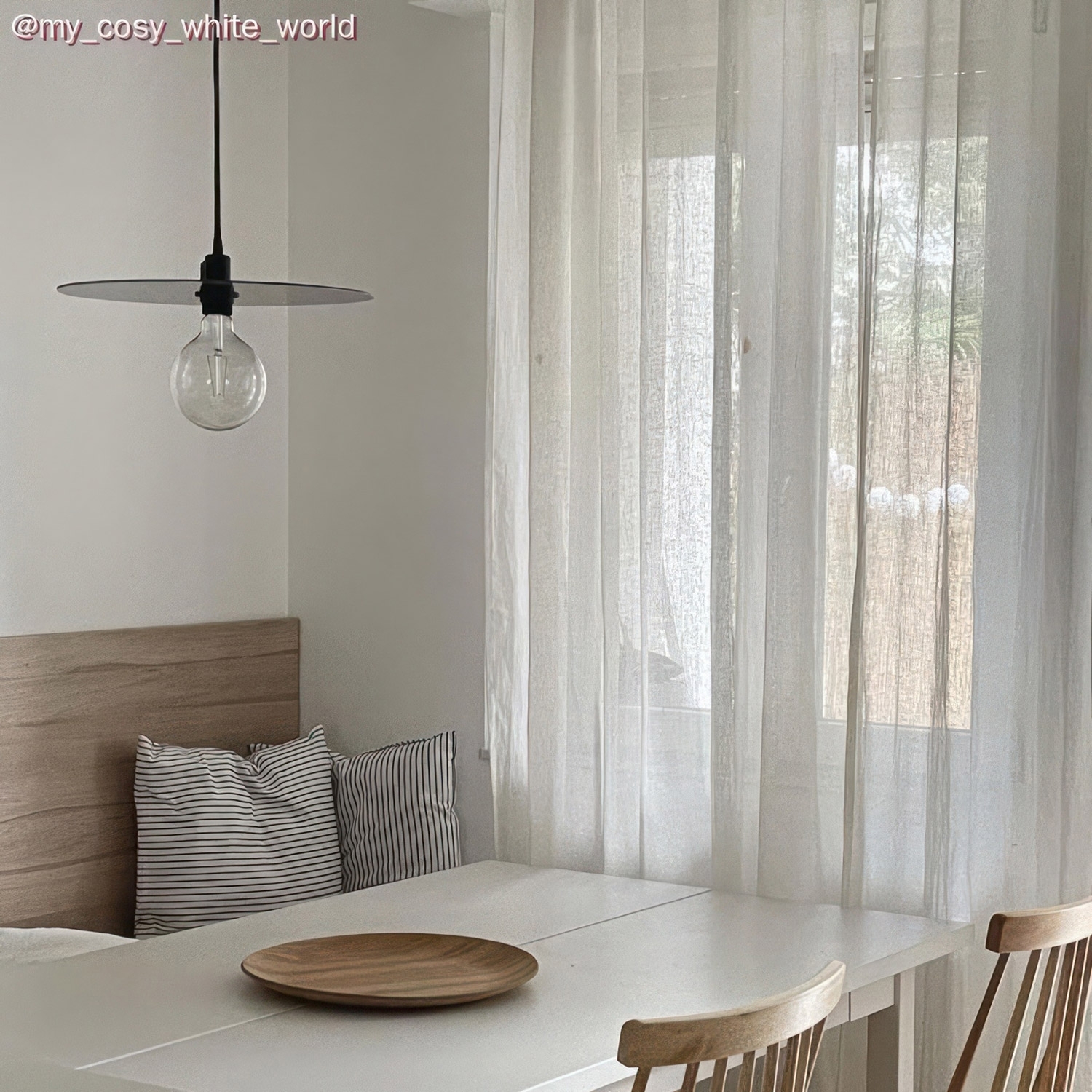 Switched Plug-In Light for Shade: Black